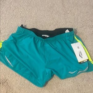 Saucony Endorphin Split Shorts in Teal and Yellow